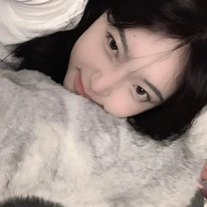 蒙面纱的男子